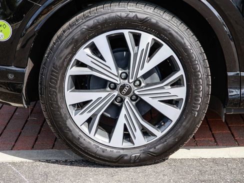 Certified 2023 Audi Q4 e-tron Premium Plus w/ Premium Plus image 9