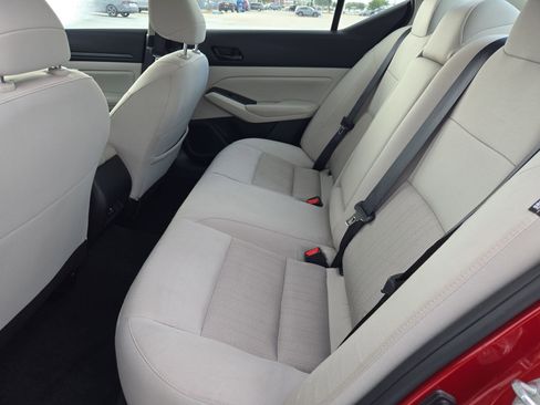 Used 2025 Nissan Altima 2.5 SV FWD image 27