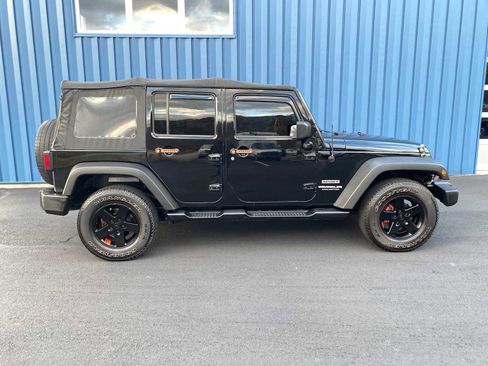 Used 2014 Jeep Wrangler Unlimited Sport w/ Quick Order Package 24S AWD/4WD image 15