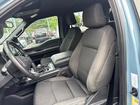 Used 2022 Ford Explorer XLT w/ Equipment Group 202A AWD/4WD image 13