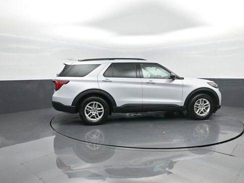 New 2026 Ford Explorer Active image 8