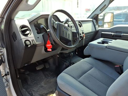 Used 2016 Ford F250 XL w/ Power Equipment Group AWD/4WD image 7