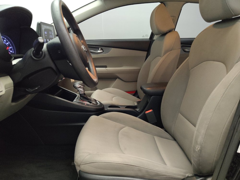 Used 2020 Kia Forte LXS FWD image 17