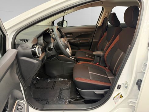 Used 2023 Nissan Versa SR w/ Trunk Package FWD image 9