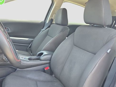 Used 2018 Honda HR-V LX image 7