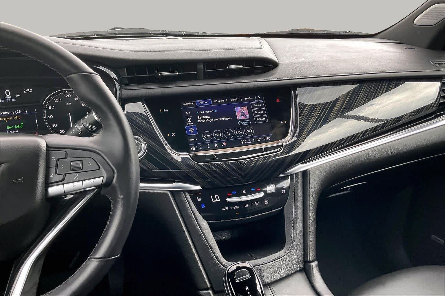 Used 2025 Cadillac XT6 Premium Luxury FWD image 7