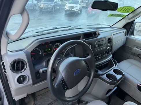Used 2011 Ford E-350 and Econoline 350 XLT image 8