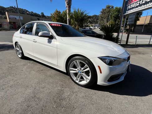 Used 2017 BMW 320i Sedan image 1