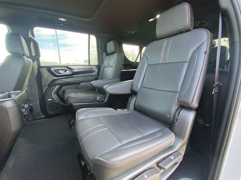 Used 2023 Chevrolet Suburban RST w/ Sport Performance Package AWD/4WD image 25