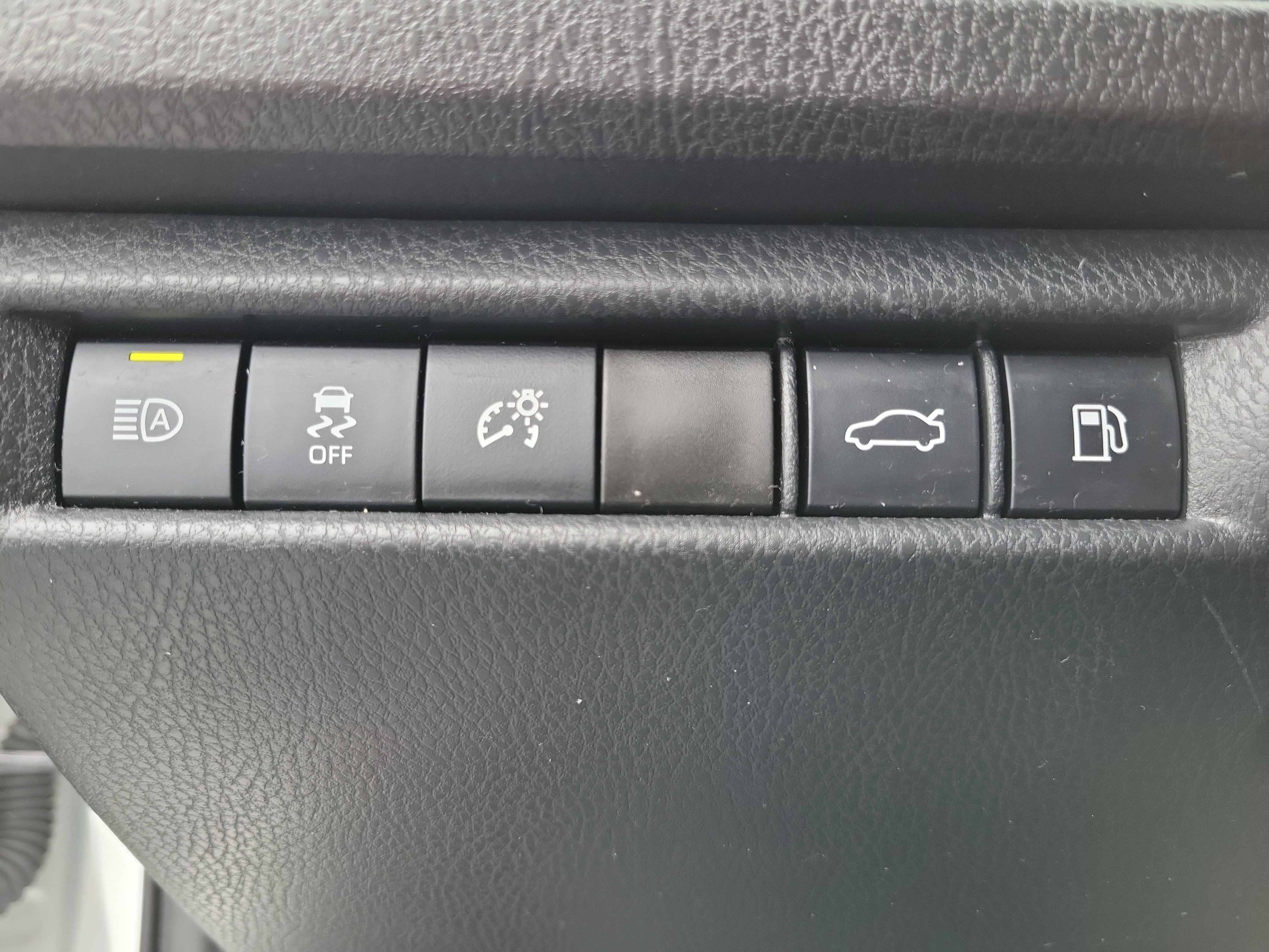 Certified 2025 Toyota Camry LE FWD image 21