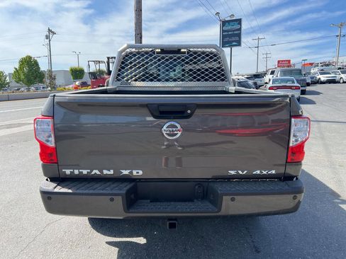 Used 2017 Nissan Titan SV image 3