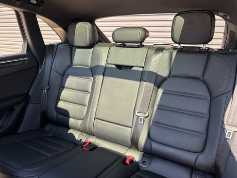 Certified 2025 Porsche Macan image 25