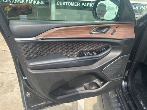 Used 2022 Jeep Grand Cherokee L Summit w/ Advanced Protech Group IV image 14