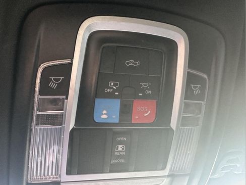 Used 2025 RAM 1500 Laramie AWD/4WD image 22