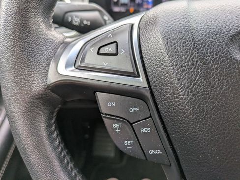 Used 2022 Ford Edge Titanium image 18