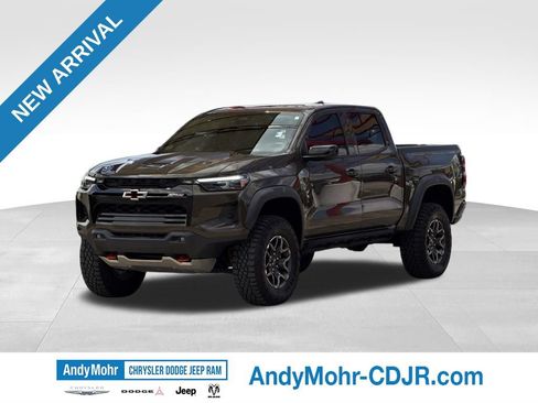 Used 2024 Chevrolet Colorado ZR2 w/ ZR2 Convenience Package III AWD/4WD image 3