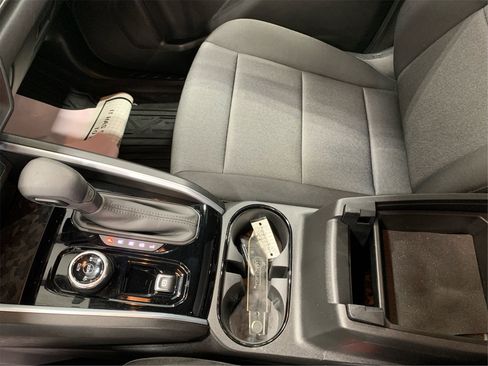 Used 2023 Chevrolet Colorado Trail Boss w/ Technology Package image 14