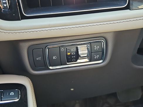 Used 2020 Lincoln Aviator Reserve RWD image 15