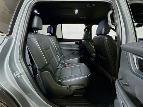 Used 2025 Buick Enclave Preferred image 27