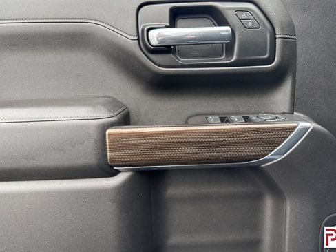 Used 2019 Chevrolet Silverado 1500 RST image 12