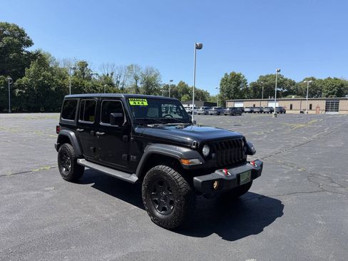Used 2018 Jeep Wrangler Unlimited Sport S AWD/4WD image 2