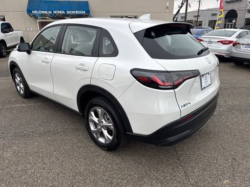 Certified 2023 Honda HR-V LX image 16