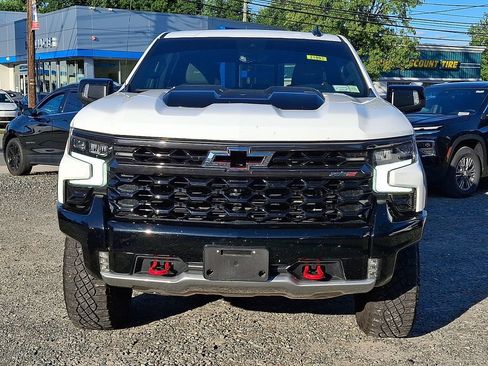 Used 2023 Chevrolet Silverado 1500 ZR2 w/ Technology Package AWD/4WD image 2
