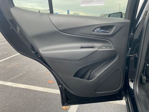 Used 2022 Chevrolet Equinox LT image 16