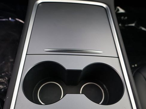 Used 2023 Tesla Model Y Standard Range image 51