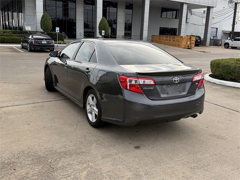 Used 2014 Toyota Camry SE image 7