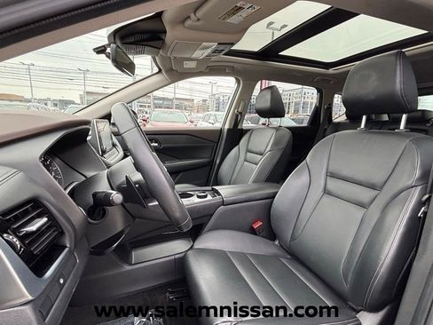 Used 2023 Nissan Rogue SL image 16