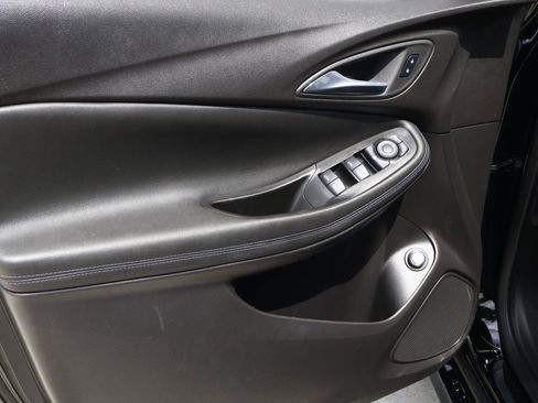 Used 2025 Buick Encore GX Sport Touring w/ Advanced Technology Package FWD image 17