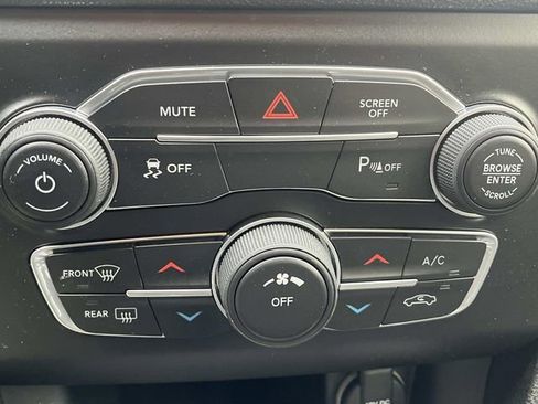 Used 2022 Dodge Charger SXT image 17