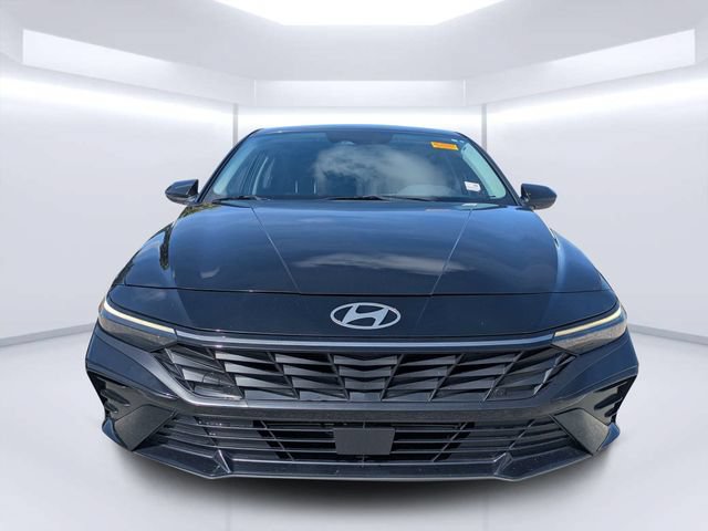 Used 2024 Hyundai Elantra SEL w/ Convenience Package FWD image 8