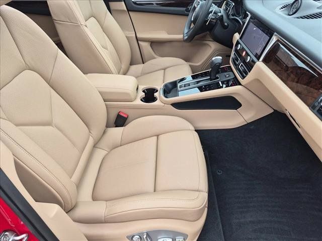 Used 2025 Porsche Macan Turbo AWD/4WD image 23