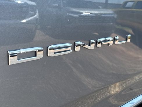 Used 2022 GMC Yukon Denali RWD image 43