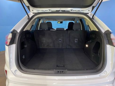 Used 2024 Ford Edge SE w/ Black Appearance Package image 38