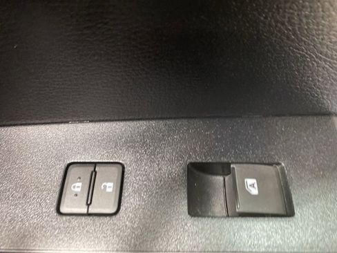 Used 2019 Toyota Tacoma TRD Off-Road AWD/4WD image 18