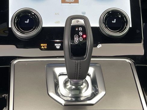 Used 2022 Land Rover Range Rover Evoque SE image 17