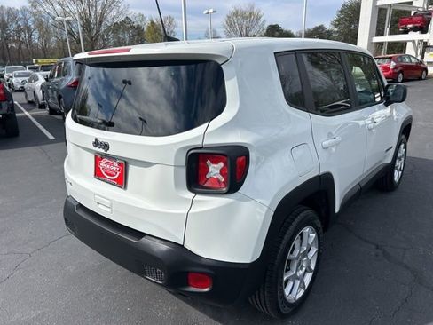 Used 2023 Jeep Renegade Latitude image 5