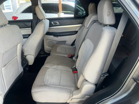 Used 2019 Ford Explorer XLT w/ Equipment Group 201A FWD image 15