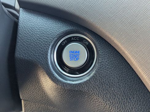 Used 2018 Hyundai Santa Fe Limited FWD image 29
