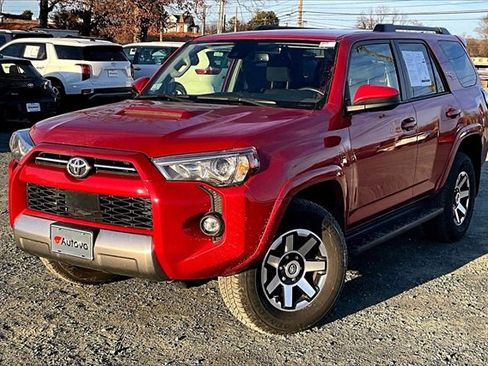 Used 2024 Toyota 4Runner TRD Off-Road image 2