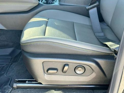 Used 2025 Chevrolet Colorado ZR2 w/ Technology Package image 18