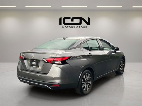 Used 2021 Nissan Versa SV image 7