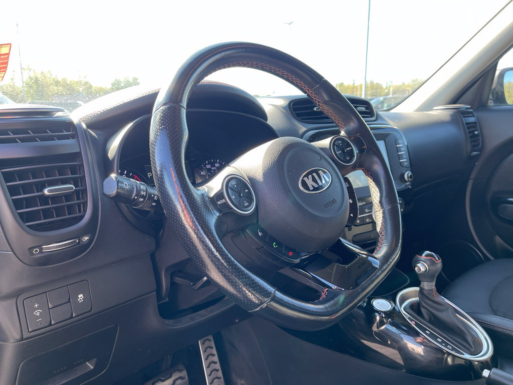 Used 2017 Kia Soul ! FWD image 14