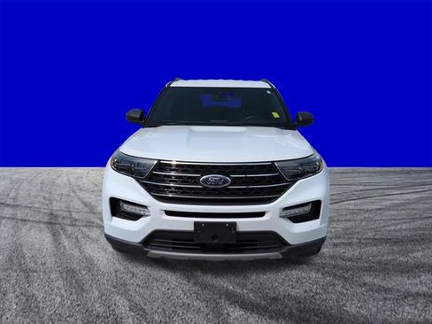 Used 2020 Ford Explorer XLT w/ Equipment Group 202A RWD image 9