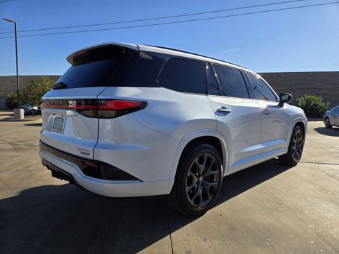 New 2026 Lexus TX 500h AWD image 3