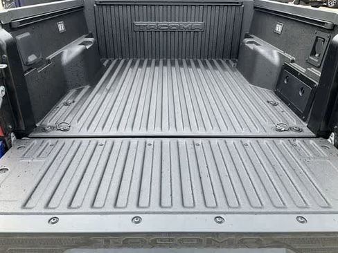 Used 2025 Toyota Tacoma TRD Sport w/ TRD Sport Upgrade Package image 15