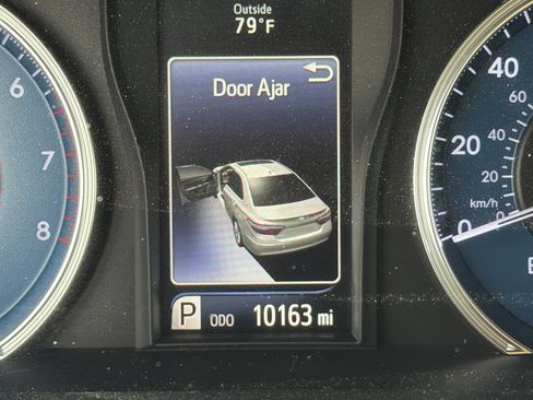 Used 2015 Toyota Camry XLE FWD image 13